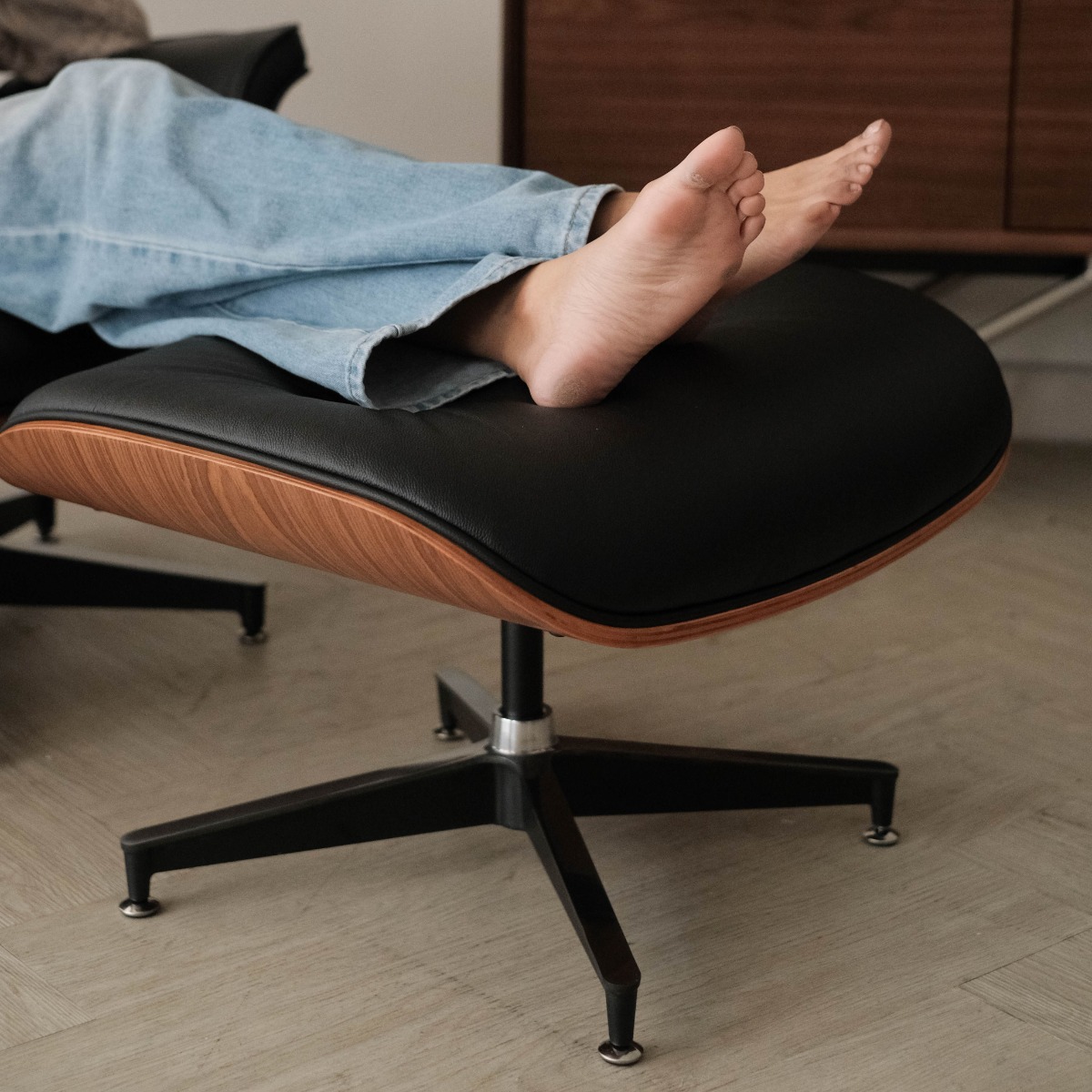 Replica Eames Lounge Chair with Ottoman - Walnut & Ebony Leather