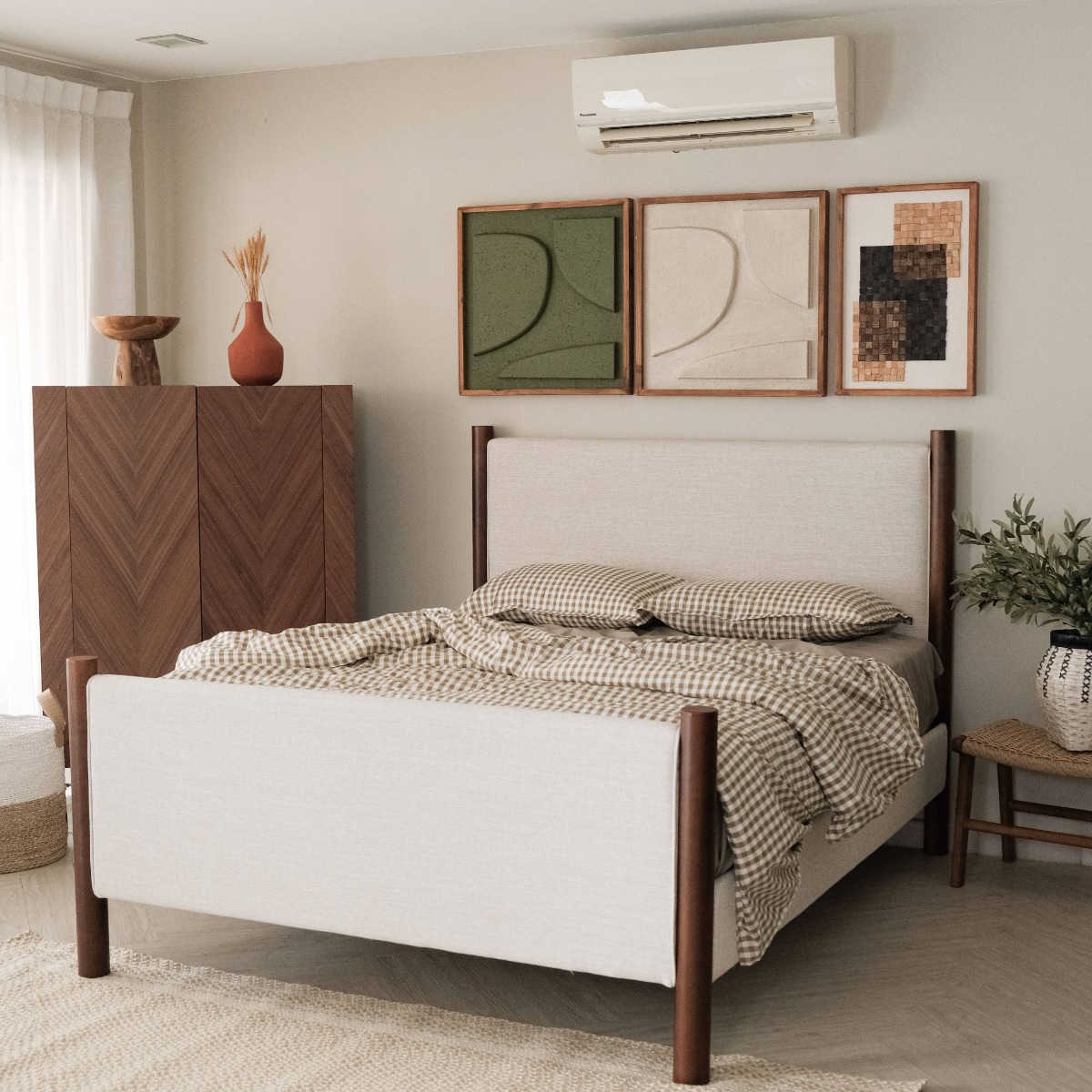 Arlo Queen Bed
