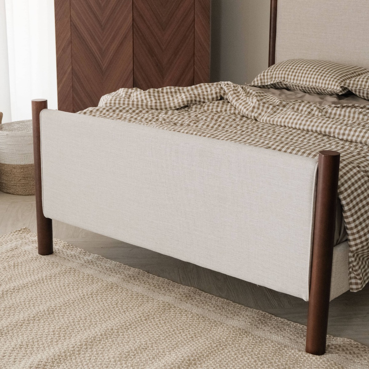 Arlo King Bed