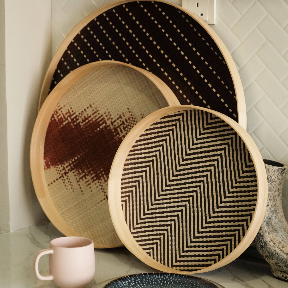 Bayu Dash Pandanus Round Tray - Large