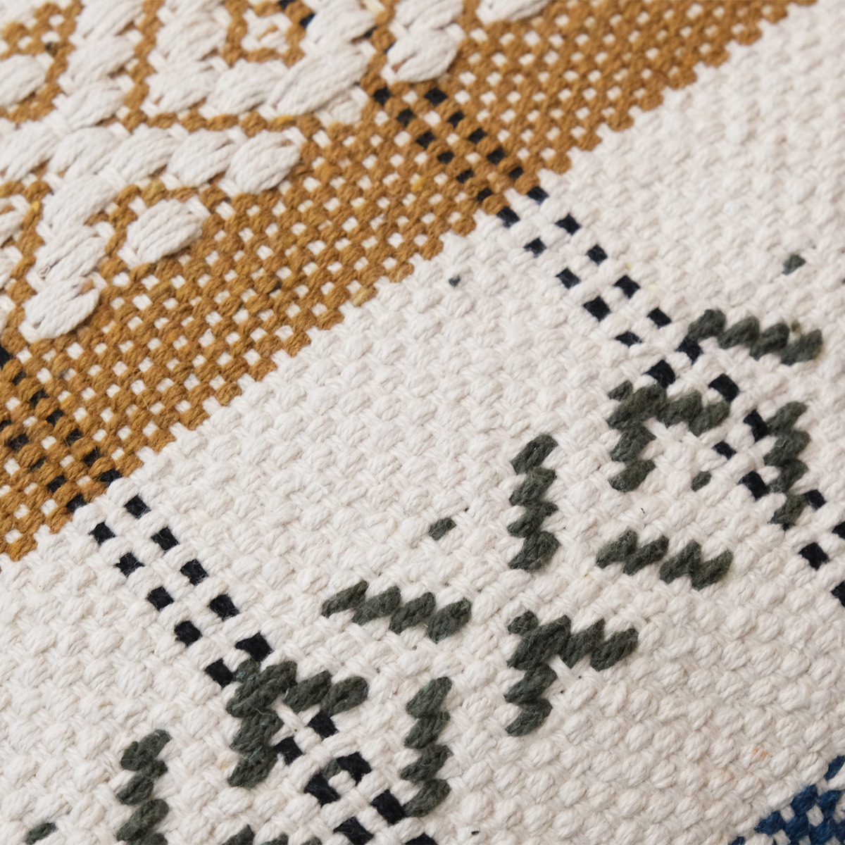 Zeno Greek Cushion 45x45