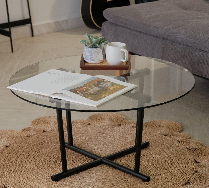 Classic Clarity, Grounded in Bold Metal