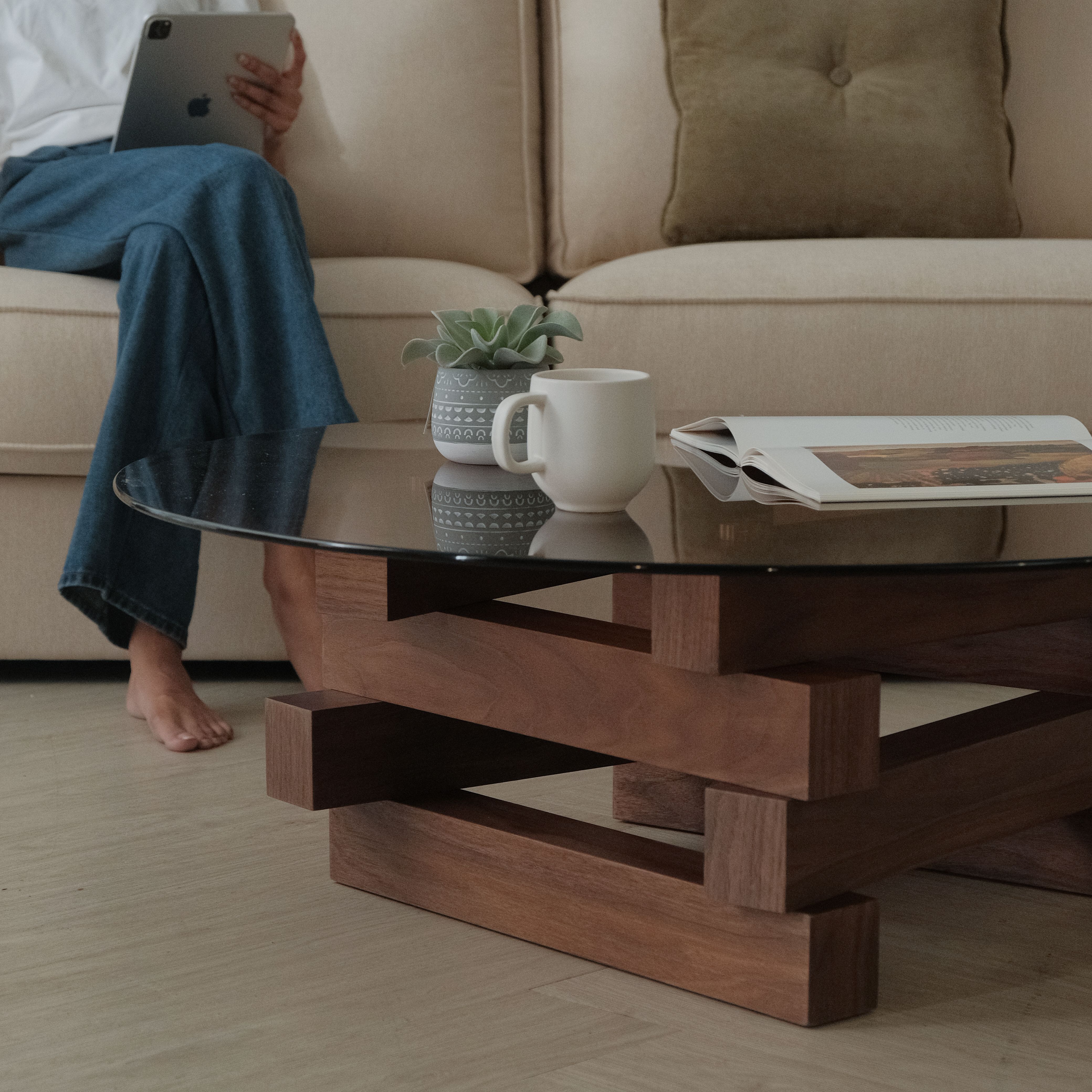 Litto Round Coffee Table