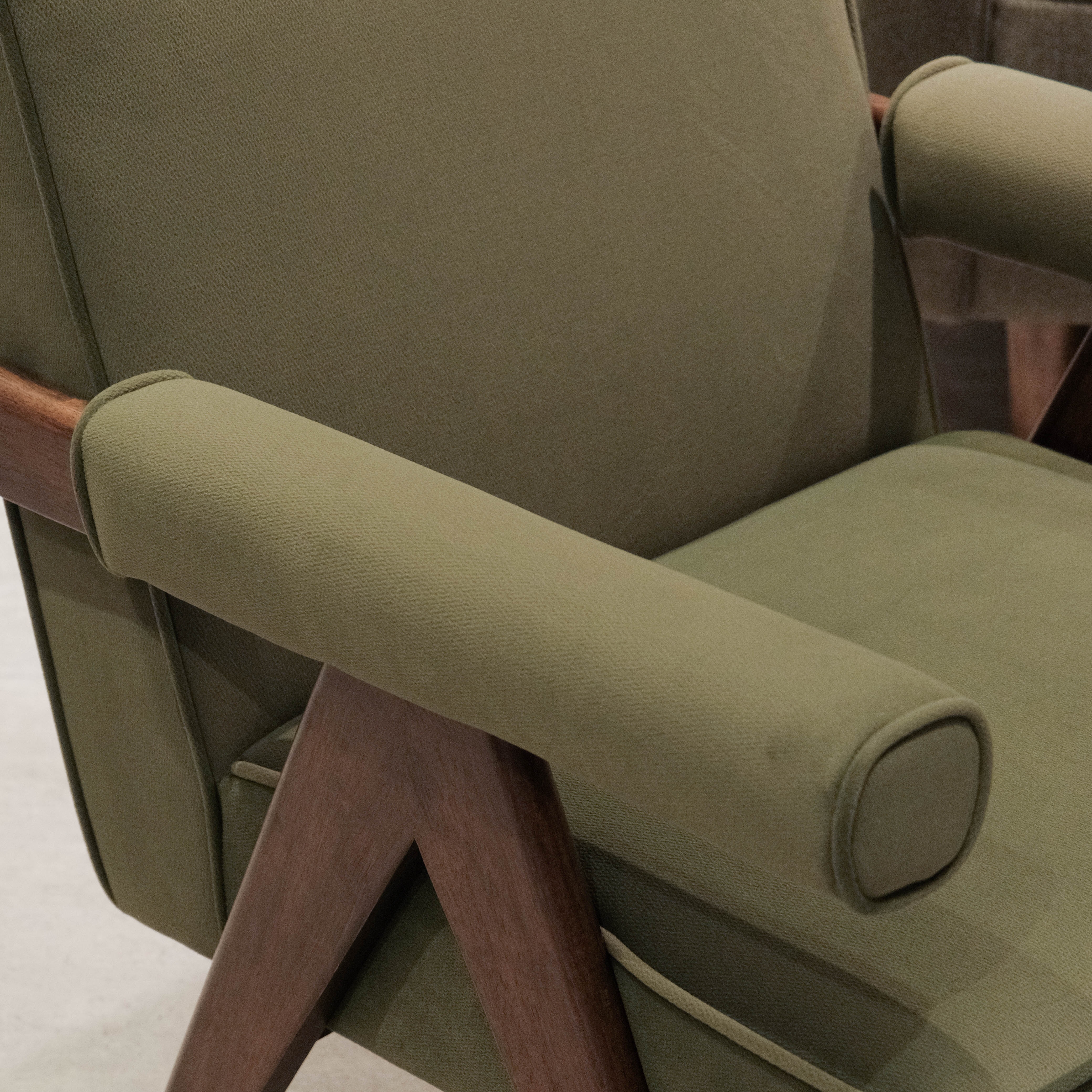 Joelle Retro Green Lounge Chair