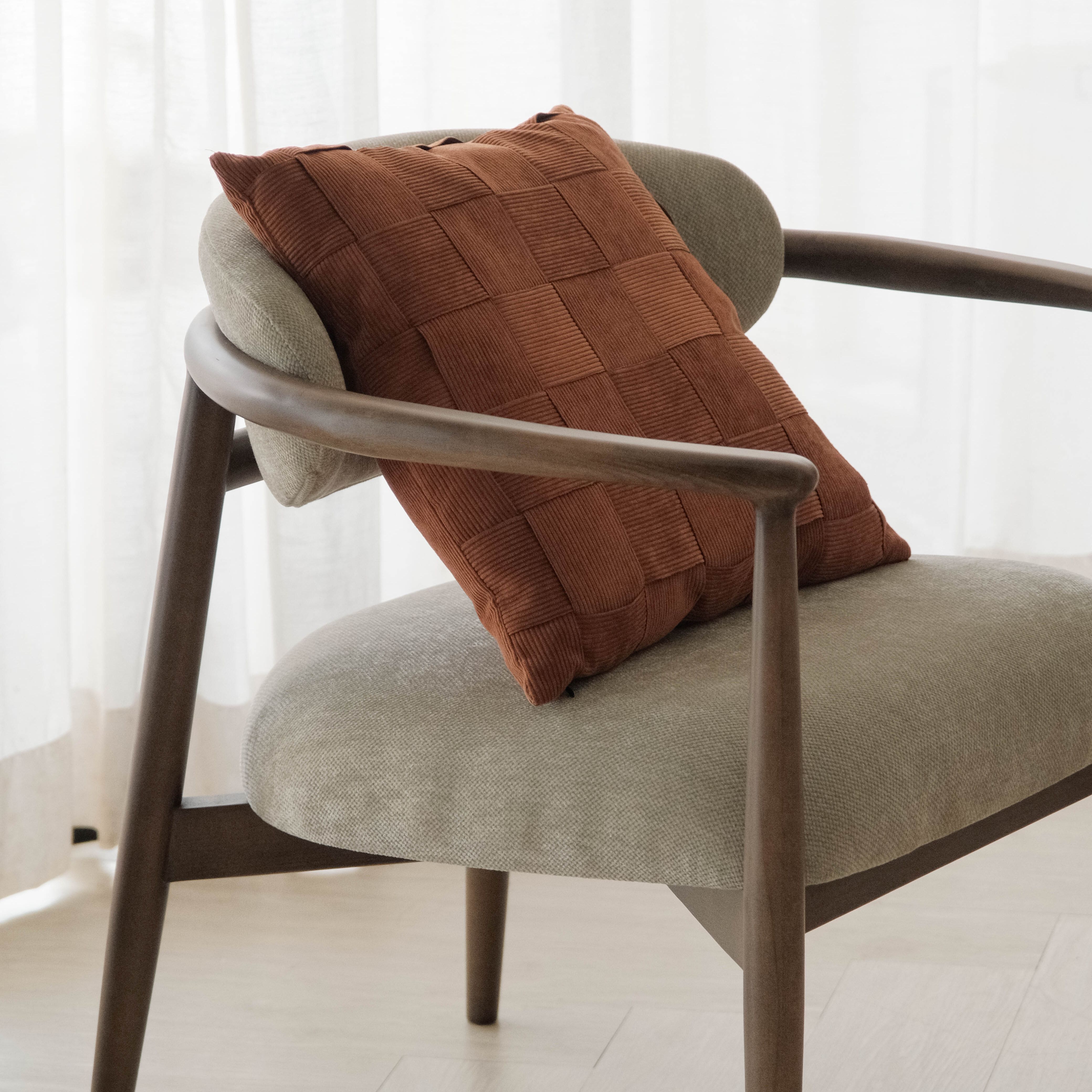 Elsa Mid Century Lounge Chair