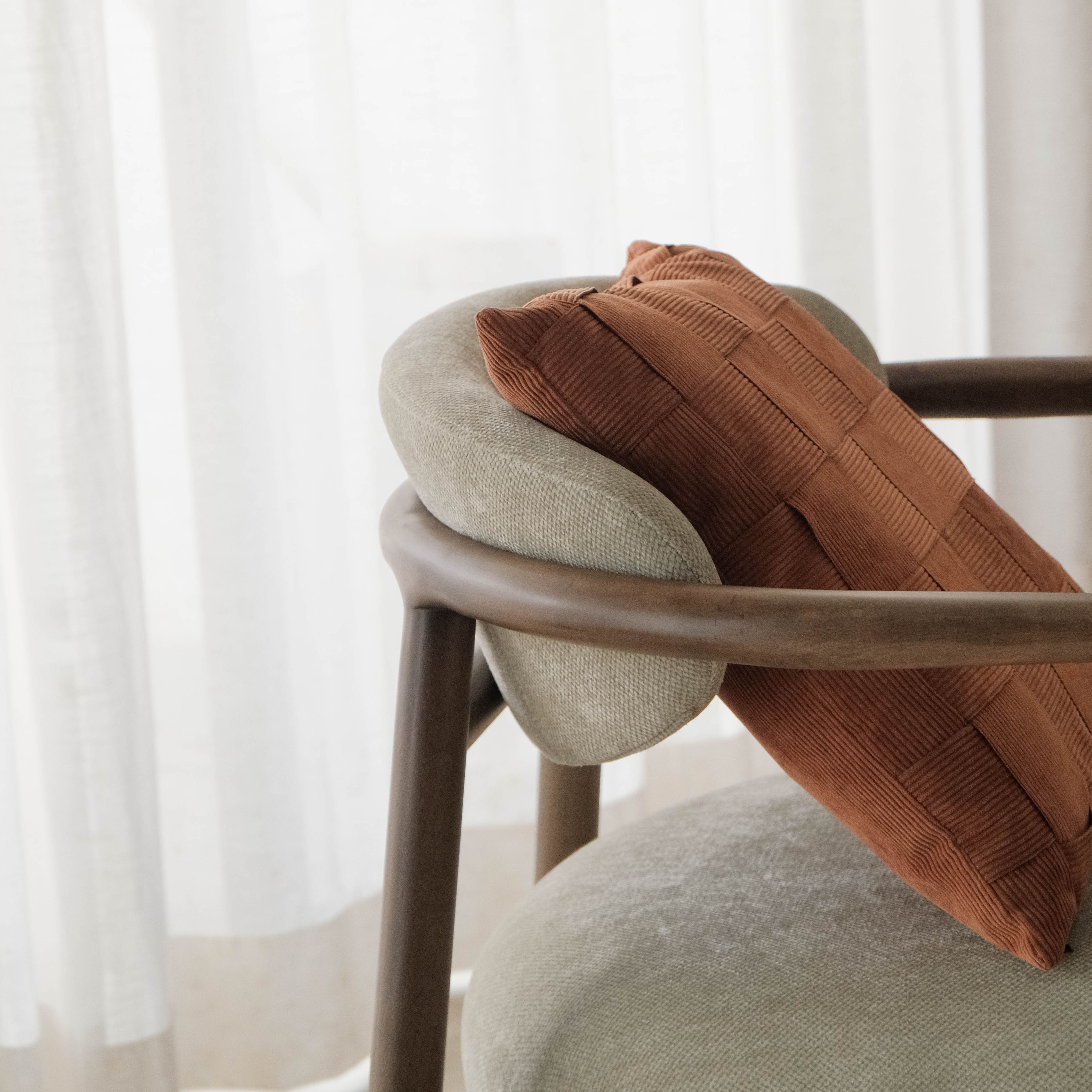 Elsa Mid Century Lounge Chair