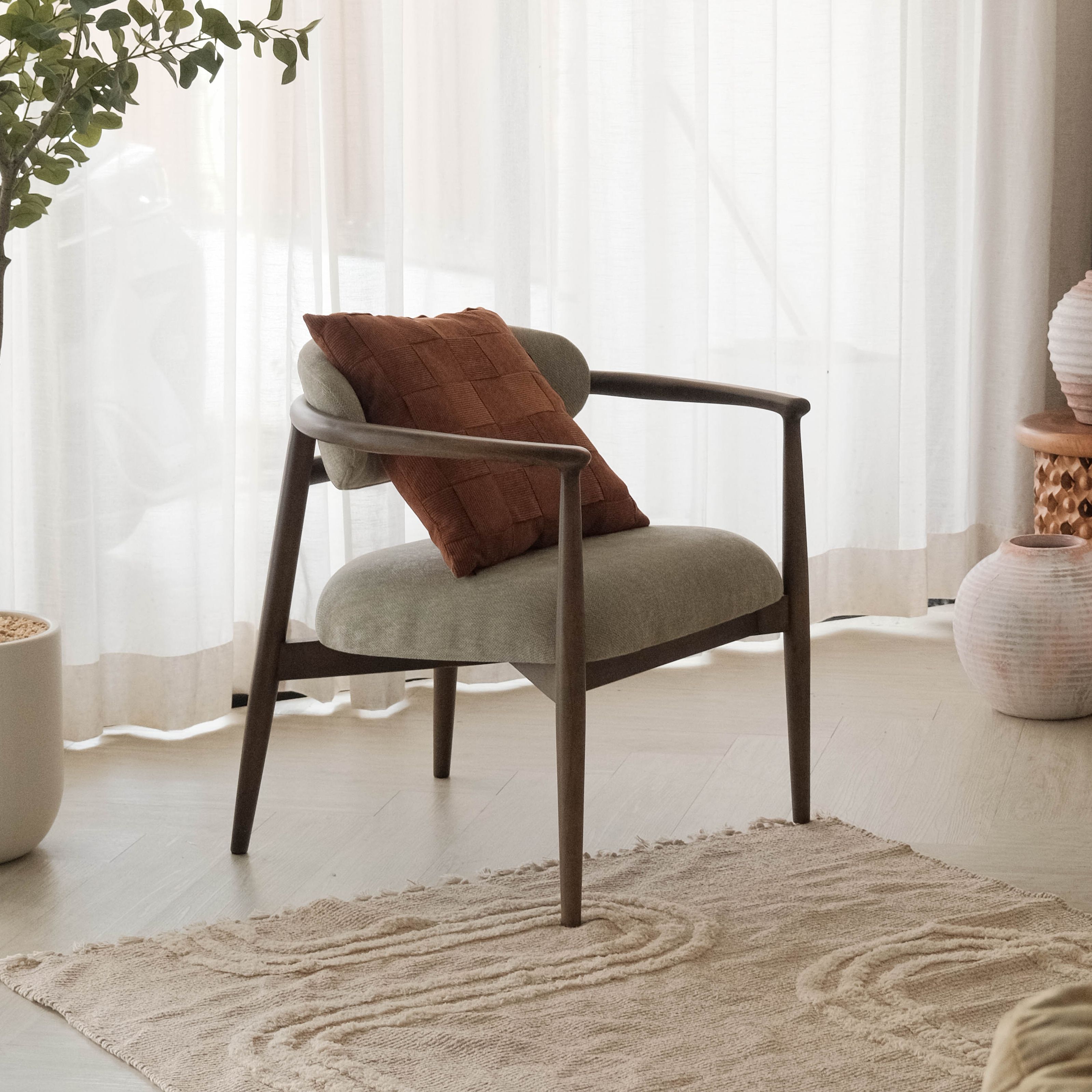 Elsa Mid Century Lounge Chair
