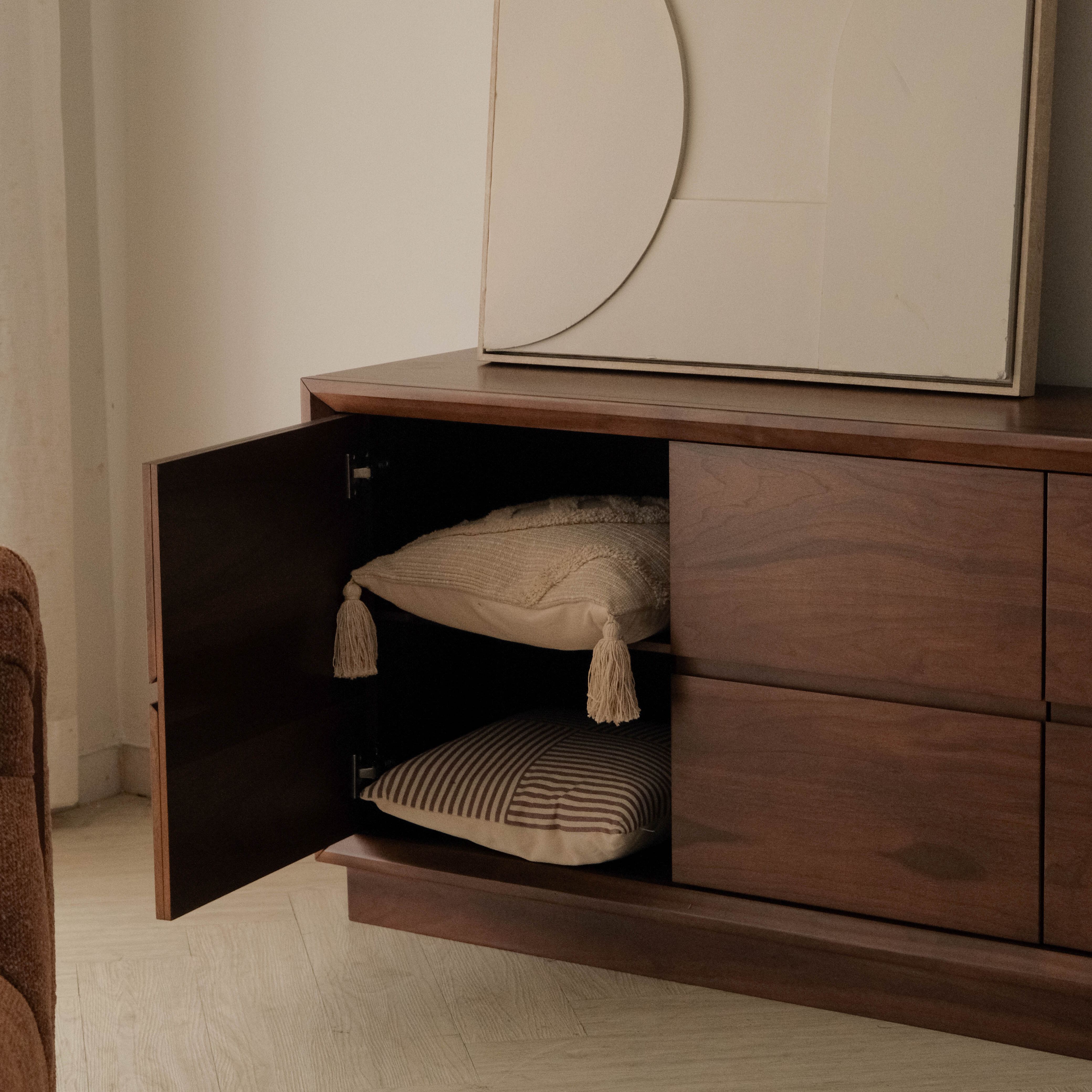Kirana Sideboard