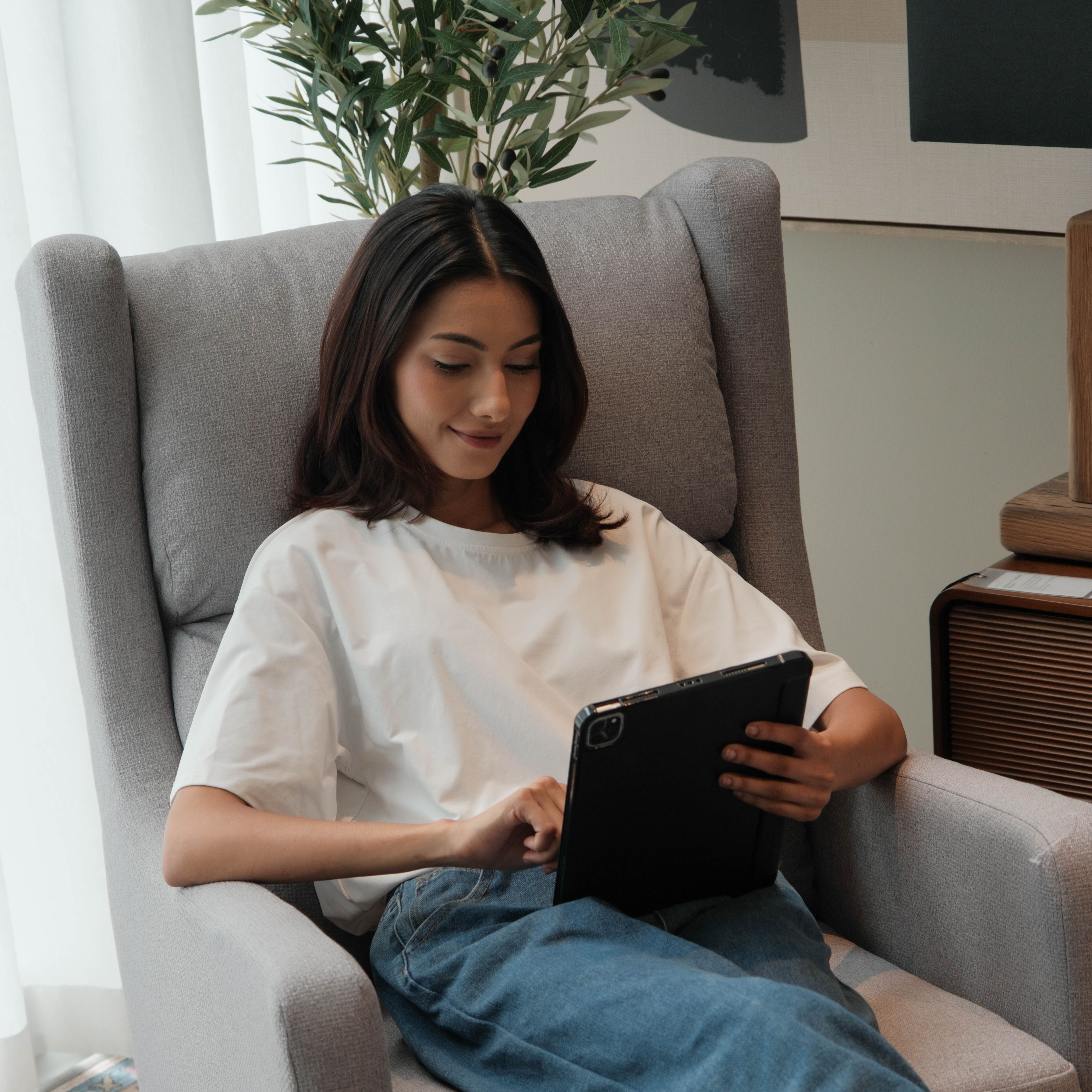 Frida Light Grey Lounge Chair