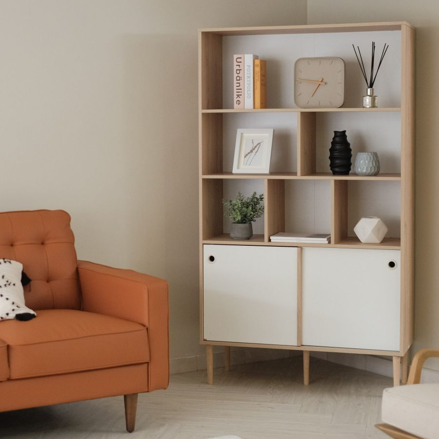 Open And Closed Shelves 