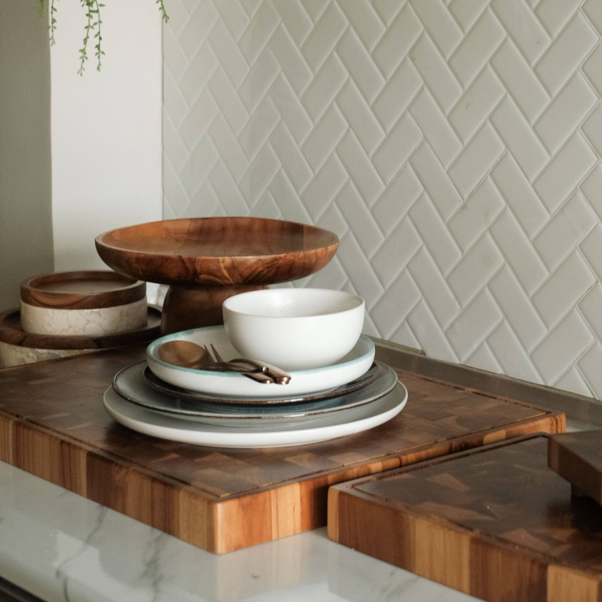 Refined Glassware and Tableware